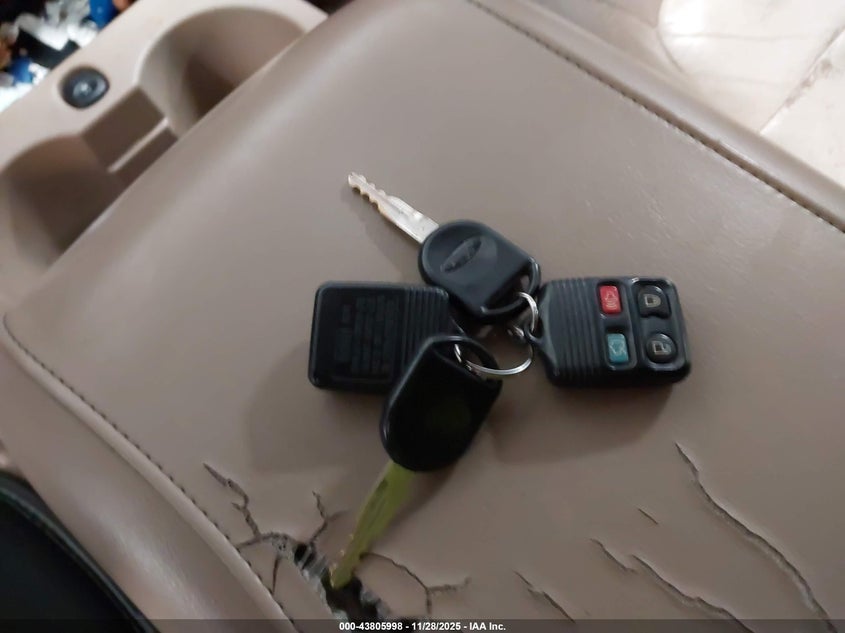 2005 Ford Expedition Eddie Bauer/King Ranch VIN: 1FMFU18535LA58674 Lot: 43805998