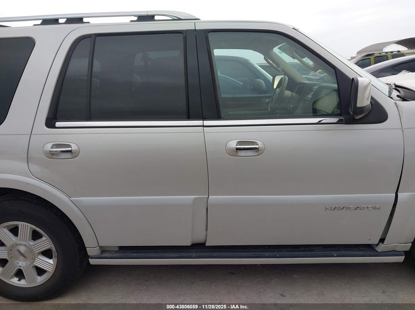2005 Lincoln Navigator VIN: 5LMFU27505LJ16163 Lot: 43806059