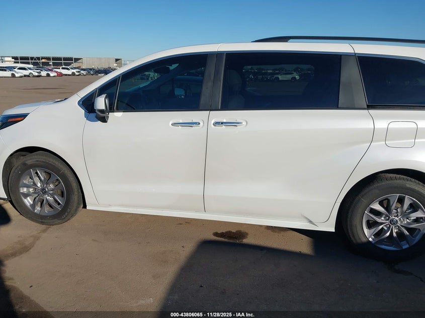 2025 Toyota Sienna Xle VIN: 5TDYRKEC8SS267880 Lot: 43806065