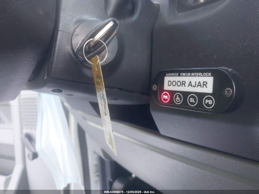 2017 Ford E-350 Cutaway VIN: 1FDEE3FS4HDC47183 Lot: 43806075