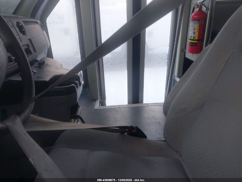 2017 Ford E-350 Cutaway VIN: 1FDEE3FS4HDC47183 Lot: 43806075