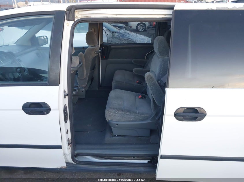 2000 Honda Odyssey Lx VIN: 2HKRL1857YH547284 Lot: 43806107