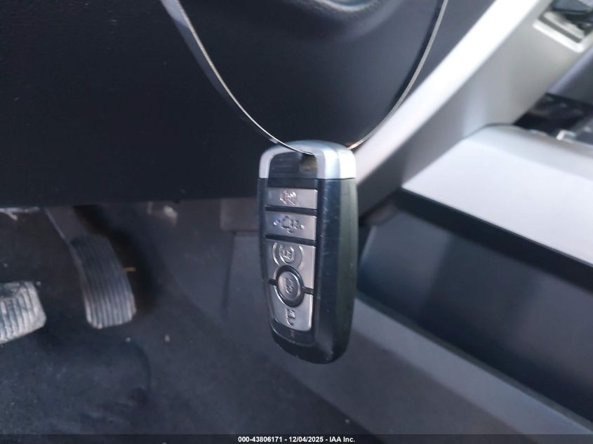 2017 Ford F-350 Lariat VIN: 1FT8W3DT1HEF45744 Lot: 43806171