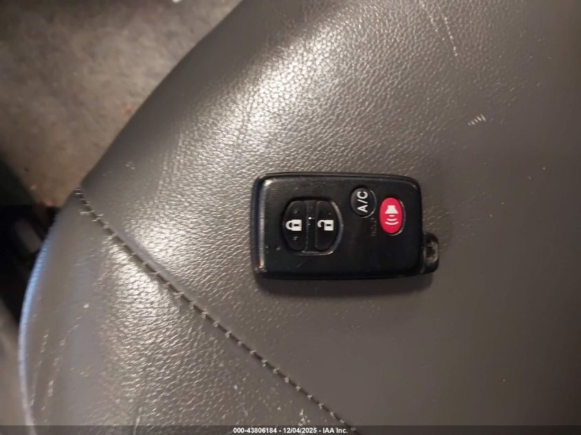 2014 Toyota Prius Three VIN: JTDKN3DUXE0380738 Lot: 43806184