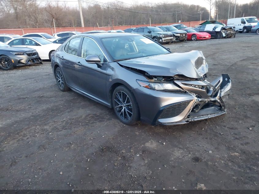 TOYOTA CAMRY HYBRID SE HYBRID