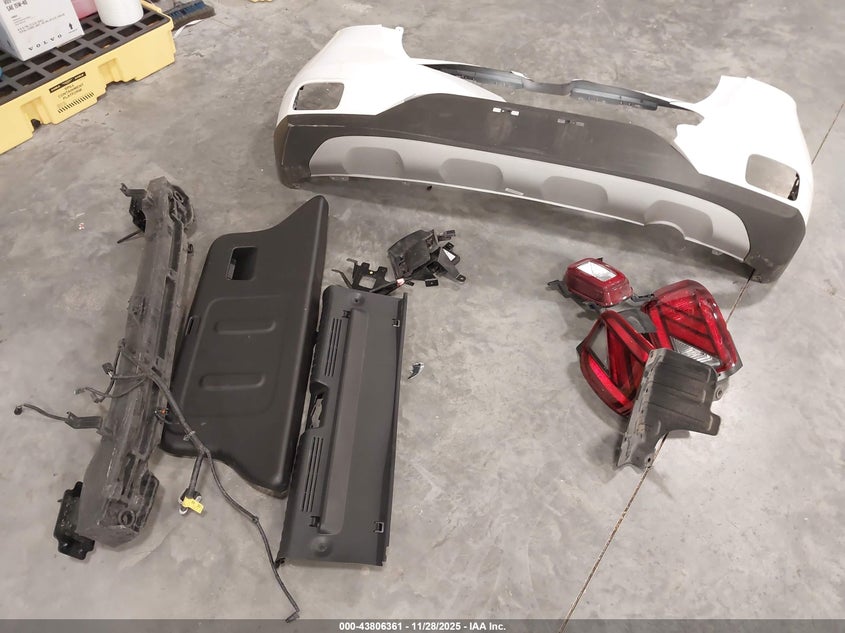 2025 Hyundai Venue Sel VIN: KMHRC8A33SU355483 Lot: 43806361