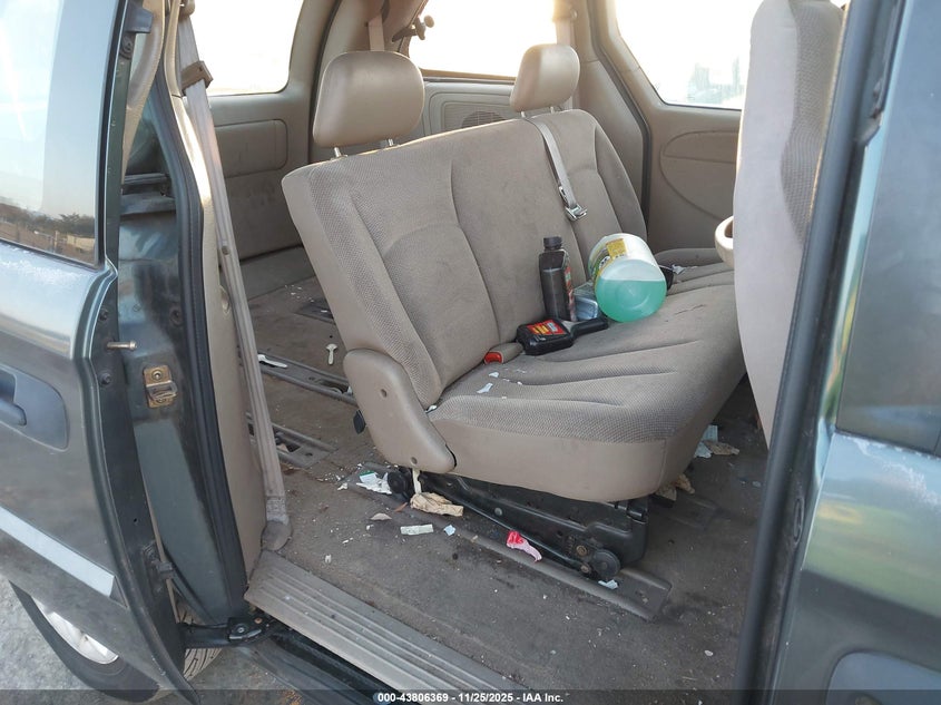 2002 Chrysler Voyager VIN: 1C4GJ25312B645354 Lot: 43806369