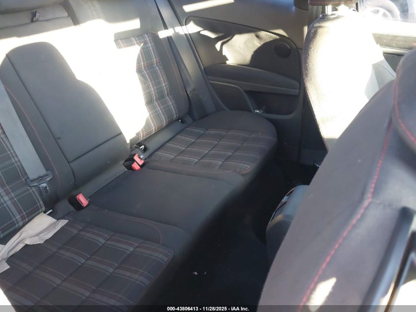 2011 Volkswagen Gti 2-Door VIN: WVWEV7AJ4BW052674 Lot: 43806413