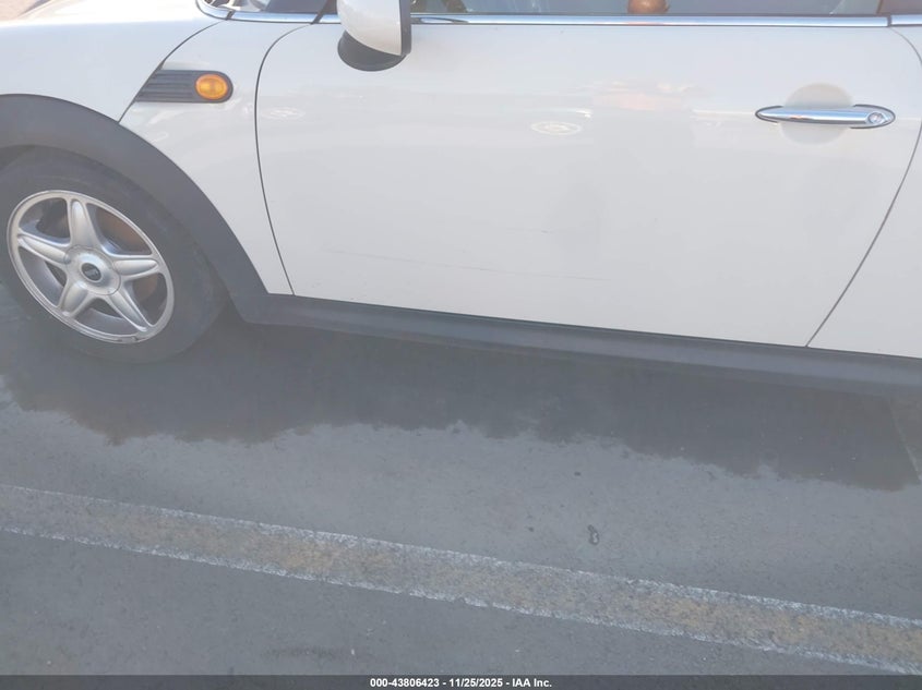 2008 Mini Cooper VIN: WMWMF33508TT62328 Lot: 43806423