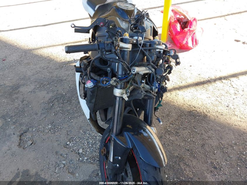 2004 Yamaha Yzfr1 C VIN: JYARN13Y44A001258 Lot: 43806500