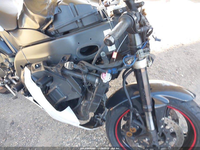 2004 Yamaha Yzfr1 C VIN: JYARN13Y44A001258 Lot: 43806500