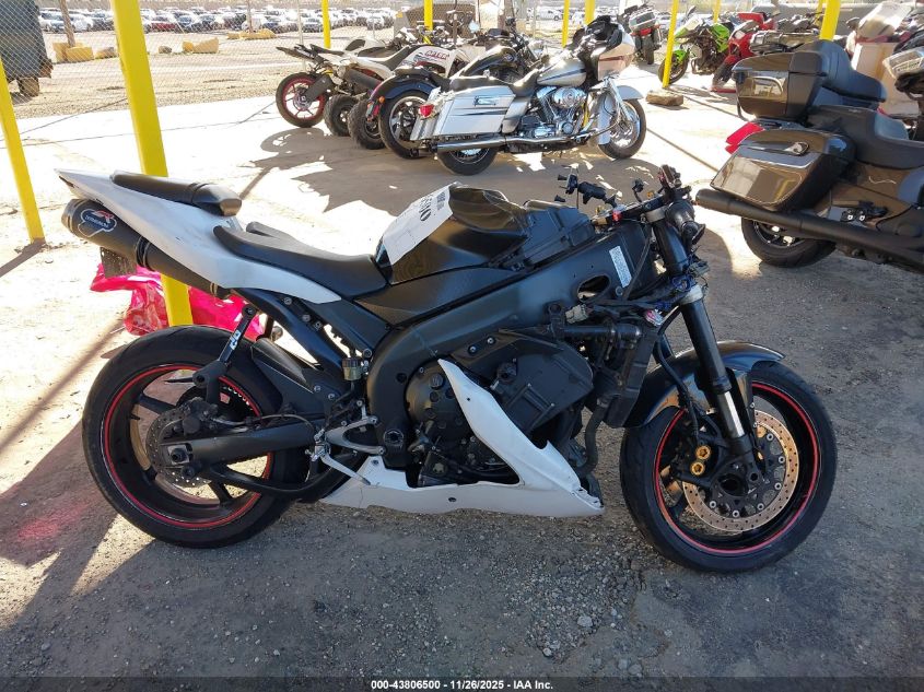 2004 Yamaha Yzfr1 C VIN: JYARN13Y44A001258 Lot: 43806500