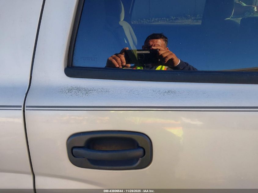 2004 Chevrolet Tahoe Ls VIN: 1GNEC13V54J170100 Lot: 43806544