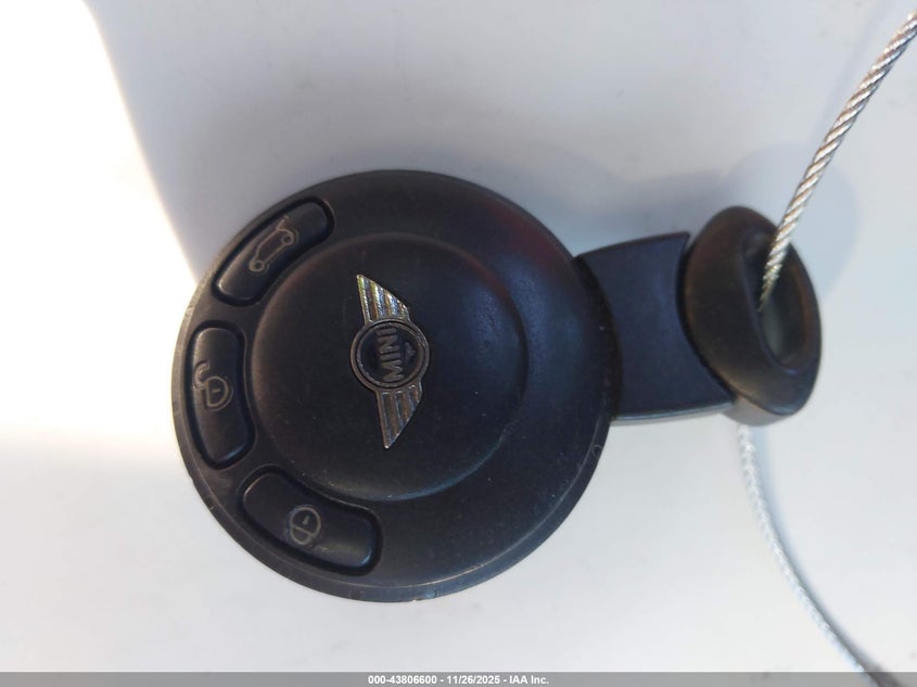 2007 Mini Cooper VIN: WMWMF33527TT50230 Lot: 43806600