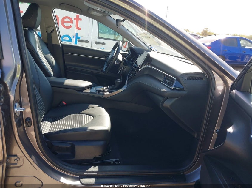 4T1G11AK3NU073053 2022 TOYOTA CAMRY photo no. 5