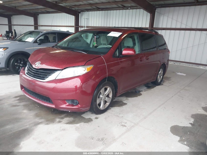 5TDKK3DC8DS366350 2013 TOYOTA SIENNA photo no. 2