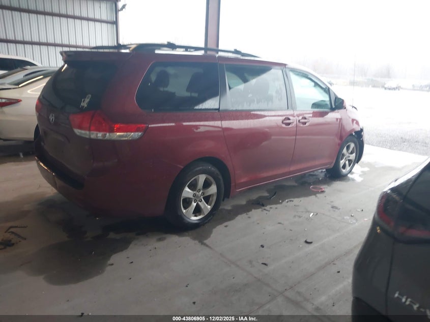 5TDKK3DC8DS366350 2013 TOYOTA SIENNA photo no. 4