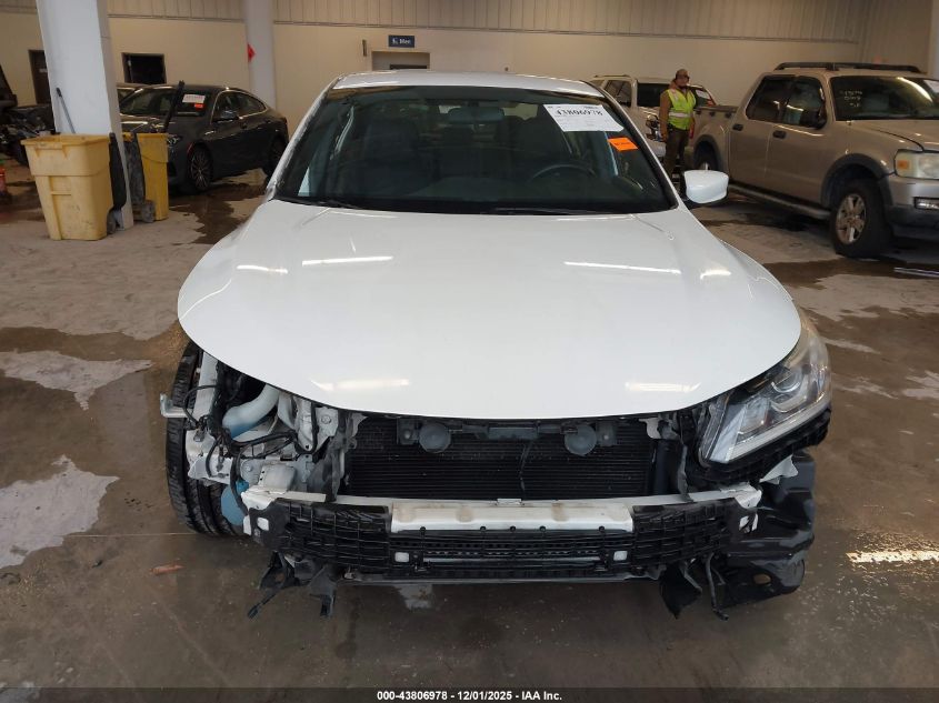 2017 Honda Accord Sport VIN: 1HGCR2F5XHA032723 Lot: 43806978