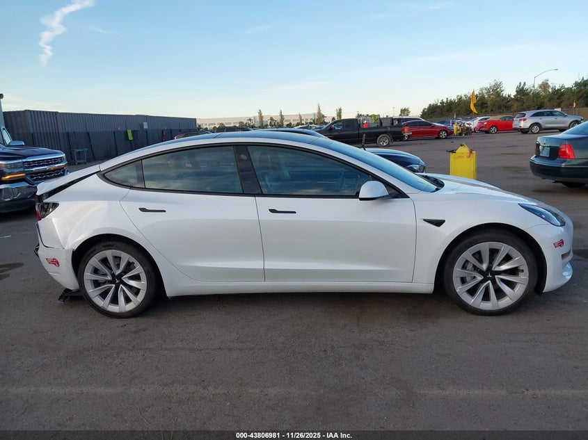 2022 Tesla Model 3 Rear-Wheel Drive VIN: 5YJ3E1EAXNF256970 Lot: 43806981