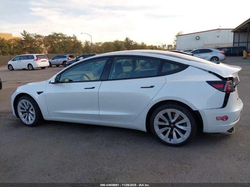 2022 Tesla Model 3 Rear-Wheel Drive VIN: 5YJ3E1EAXNF256970 Lot: 43806981
