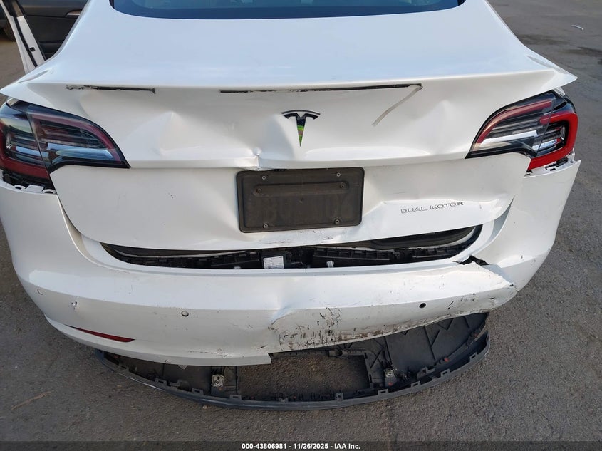 2022 Tesla Model 3 Rear-Wheel Drive VIN: 5YJ3E1EAXNF256970 Lot: 43806981