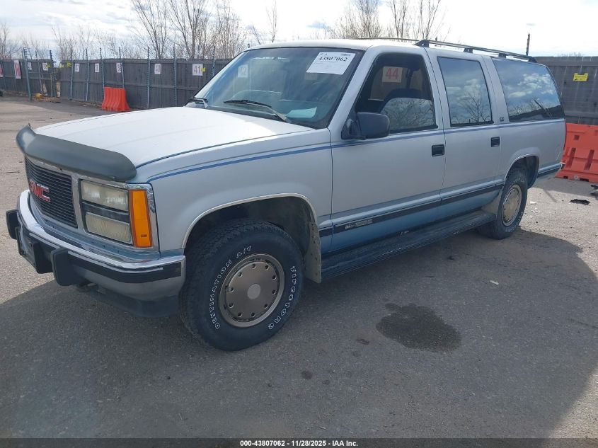 1GKFK16K4PJ740727 1993 GMC SUBURBAN photo no. 2