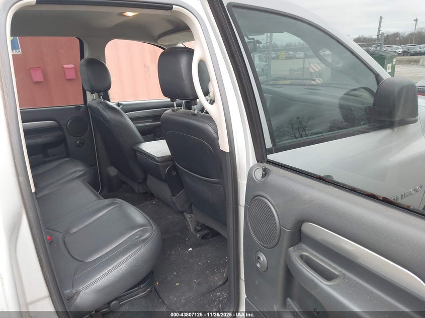 2005 Dodge Ram 1500 Slt/Laramie VIN: 1D7HA18N15S111115 Lot: 43807125