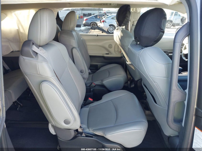 2022 Toyota Sienna Xle VIN: 5TDJRKECXNS097379 Lot: 43807155