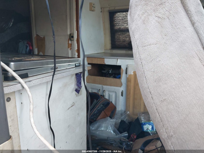 1996 Dodge Ram Van B2500 VIN: 2B6HB21YXTK190071 Lot: 43807358