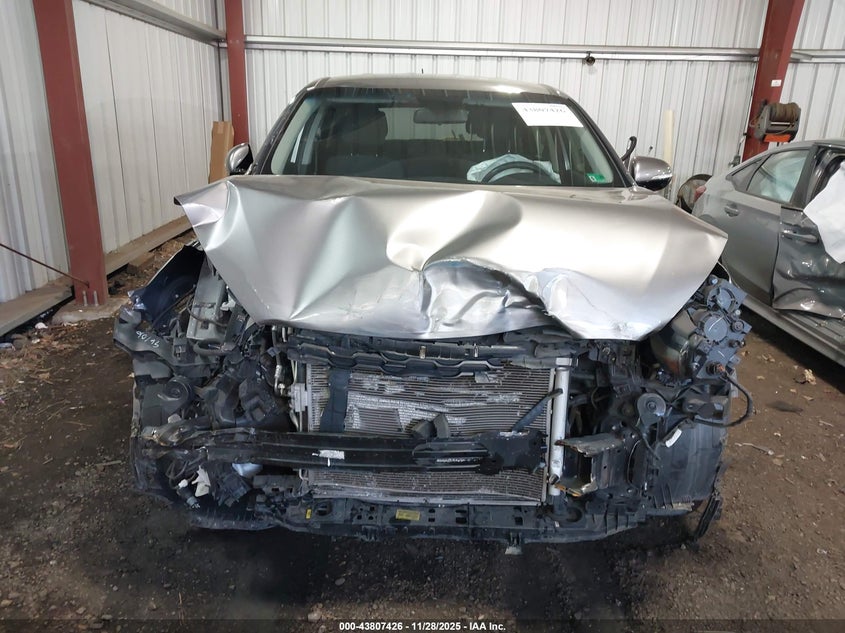 2019 Kia Sorento 2.4L L VIN: 5XYPG4A31KG478998 Lot: 43807426