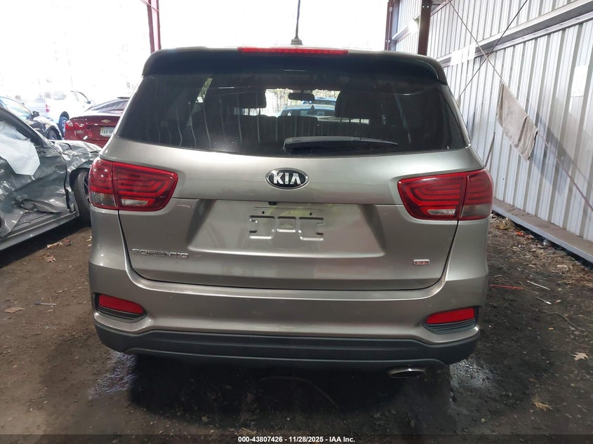2019 Kia Sorento 2.4L L VIN: 5XYPG4A31KG478998 Lot: 43807426