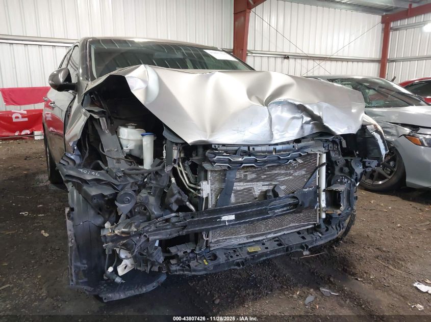 2019 Kia Sorento 2.4L L VIN: 5XYPG4A31KG478998 Lot: 43807426