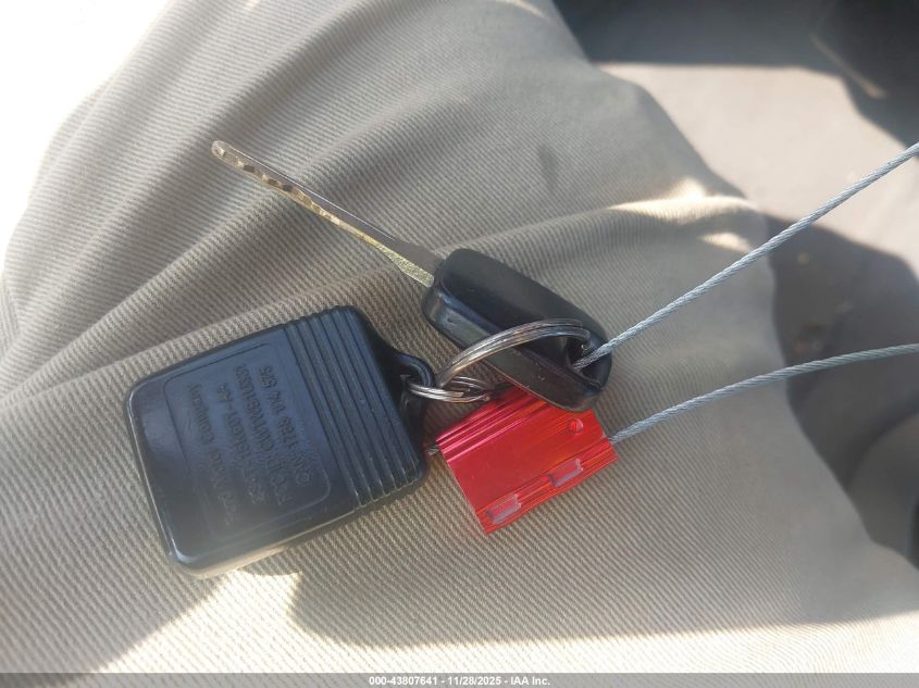 2002 Ford Focus Zx5 VIN: 3FAFP37352R139721 Lot: 43807641