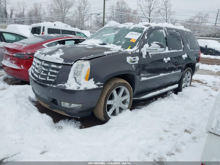 2011 CADILLAC ESCALADE auction photo 2