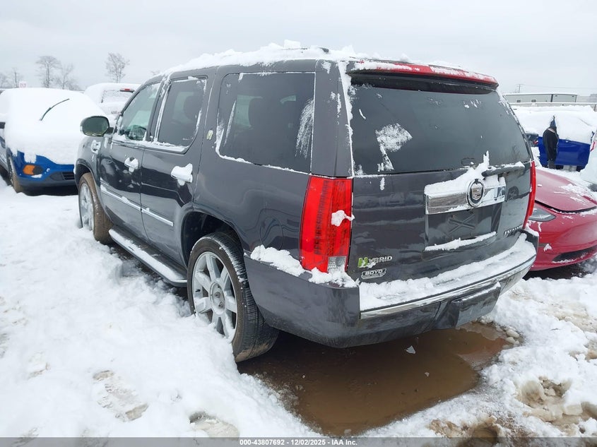 2011 CADILLAC ESCALADE auction photo 3