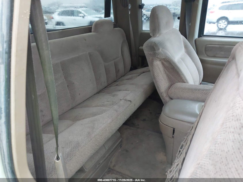 1995 Chevrolet Gmt-400 C2500 VIN: 2GCFC29K4S1179779 Lot: 43807715