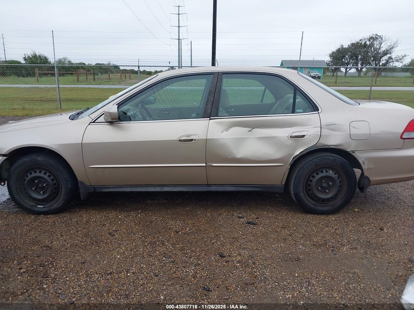 2001 Honda Accord 2.3 Lx VIN: 1HGCG56451A110667 Lot: 43807716