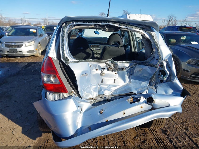 2008 Honda Fit Sport VIN: JHMGD37688S037181 Lot: 43807792