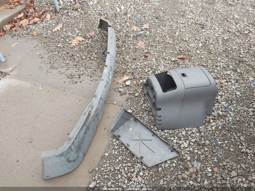 2001 Ford E-350 Super Duty Xl/Xlt VIN: 1FBSS31L41HB18606 Lot: 43807970