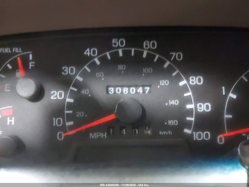 1999 Ford F-250 Lariat/Xl/Xlt VIN: 1FTNF20F2XEB22828 Lot: 43808389