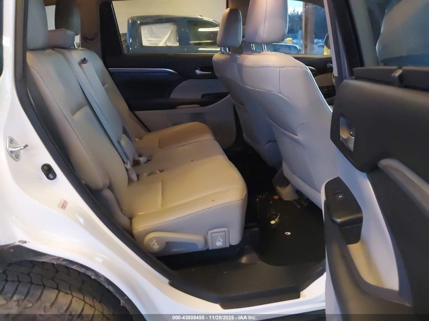 2018 Toyota Highlander Limited VIN: 5TDDZRFH3JS806230 Lot: 43808458