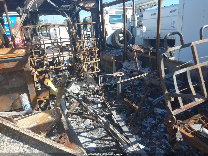 2010 Ford E-450 Cutaway VIN: 1FDFE4FP6ADA05913 Lot: 43808507