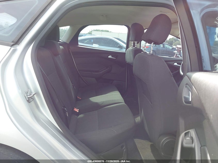 2016 Ford Focus Se VIN: 1FADP3K27GL257071 Lot: 43808576