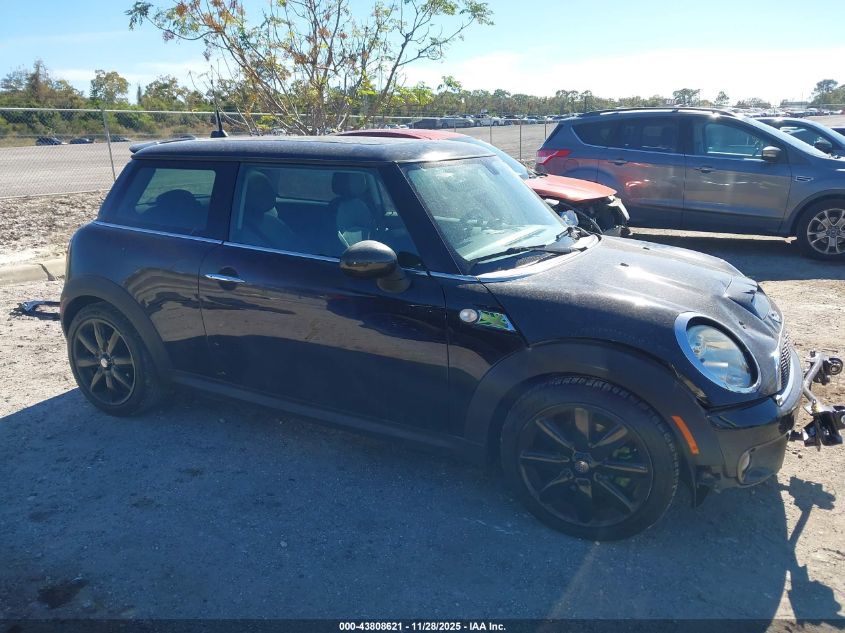 2010 Mini Cooper S VIN: WMWMF7C53ATX43586 Lot: 43808621