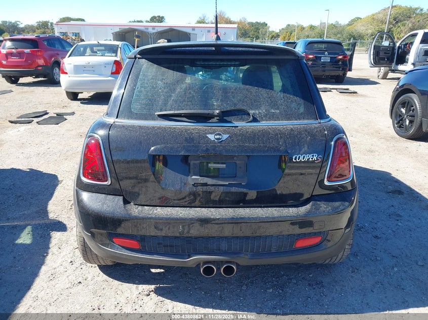 2010 Mini Cooper S VIN: WMWMF7C53ATX43586 Lot: 43808621