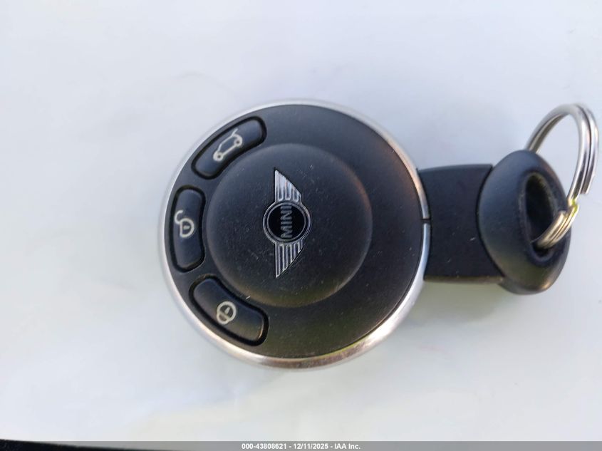 2010 Mini Cooper S VIN: WMWMF7C53ATX43586 Lot: 43808621