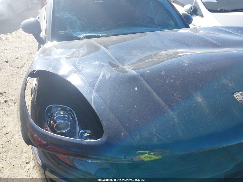 2018 Porsche Macan Sport Edition VIN: WP1AA2A50JLB07667 Lot: 43808680