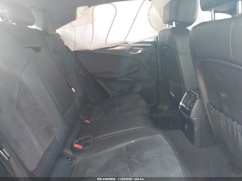 2018 Porsche Macan Sport Edition VIN: WP1AA2A50JLB07667 Lot: 43808680