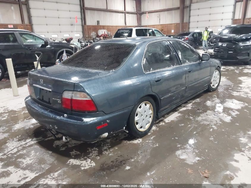 1HGCD5630VA267108 1997 HONDA ACCORD photo no. 4