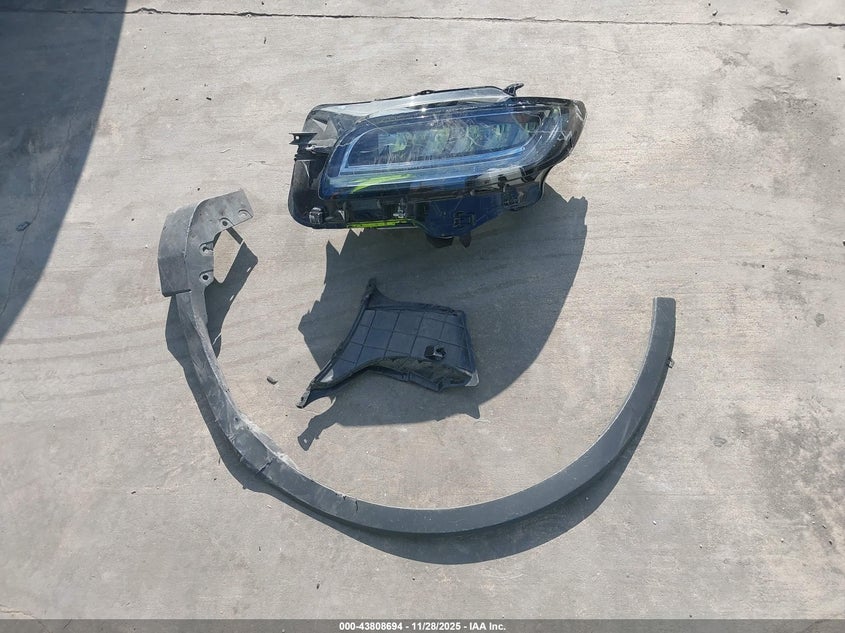 2023 Lincoln Nautilus Standard VIN: 2LMPJ8J90PBL29605 Lot: 43808694